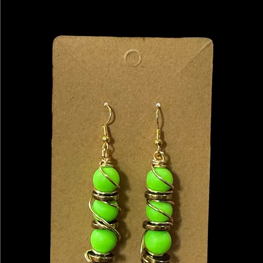 Neon Green Beaded Bracelet with Gold Tag - Picture 6 of 10